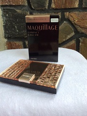 vo-hop-phan-maquillage-shiseido